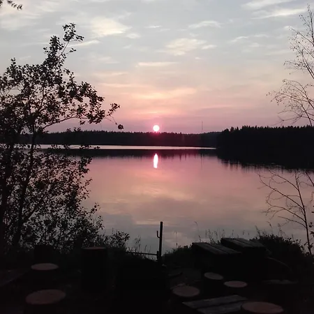 Ollilan Lomamajat بيت للعطل